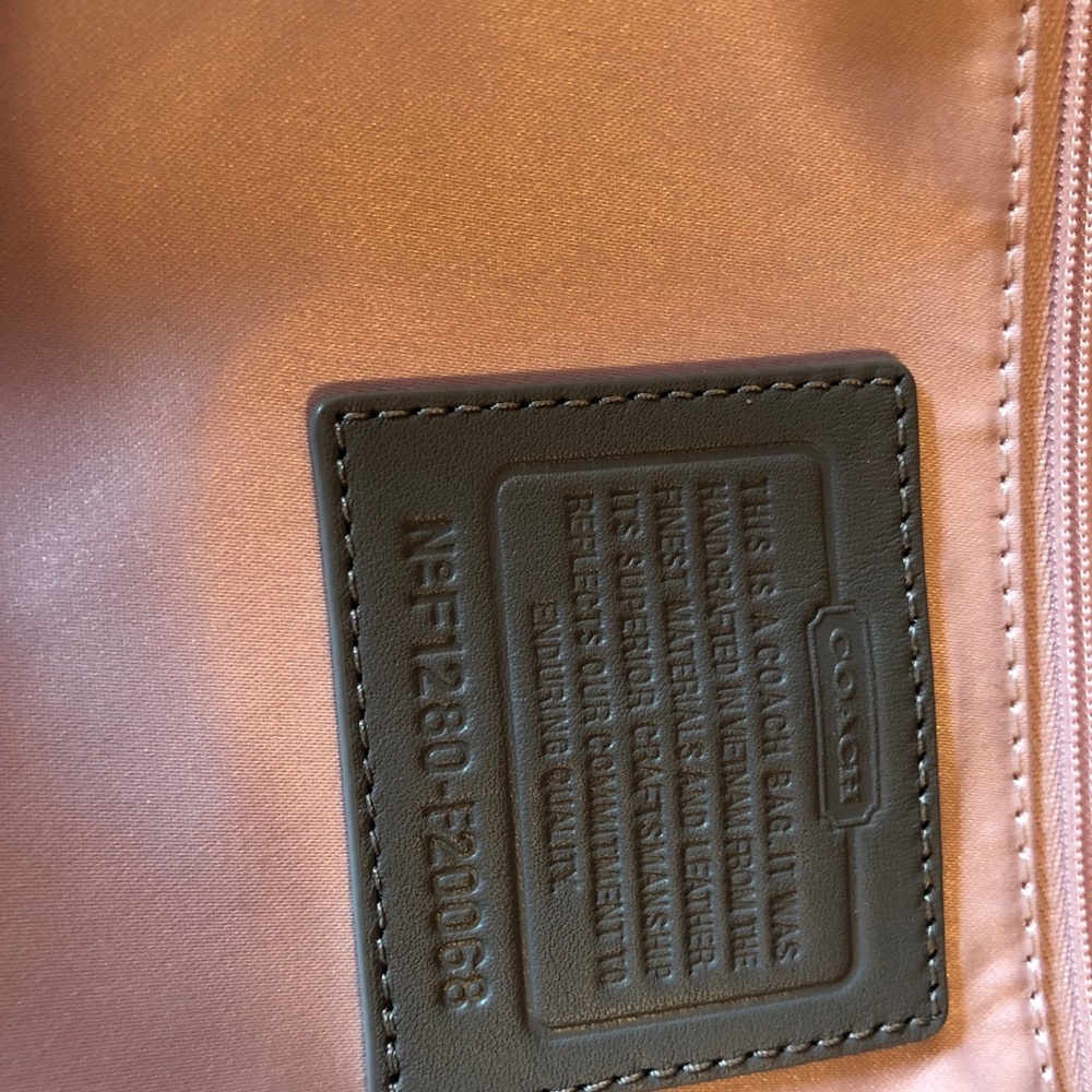 Authentic coach Ashley Dotted OpArt Gray Shoulder Bag. Spotless!! - Picture 3 of 9